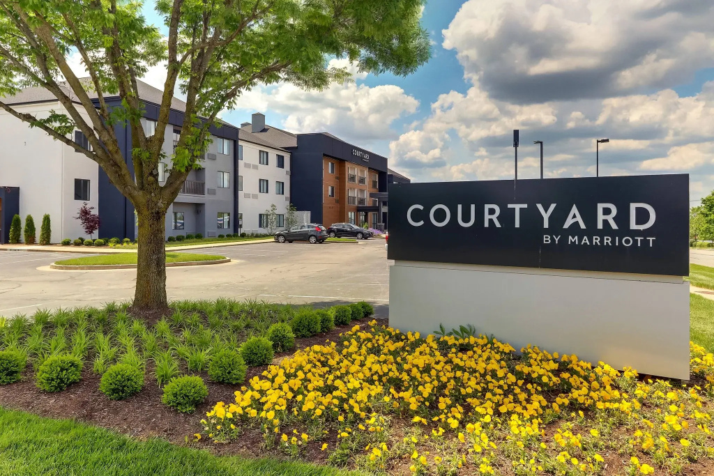 photo 1 of Courtyard By Marriott Lexington South/hamburg Place