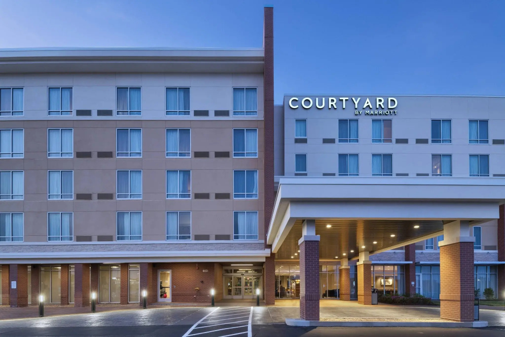 photo 1 of Courtyard by Marriott St. Louis Brentwood