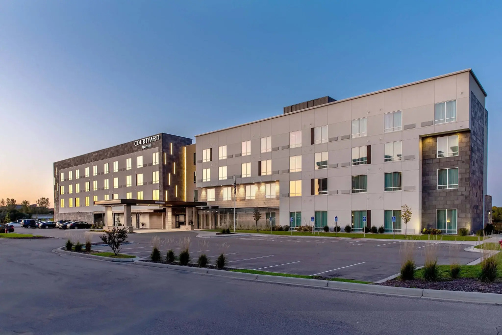 photo 1 of Courtyard by Marriott St Paul Woodbury