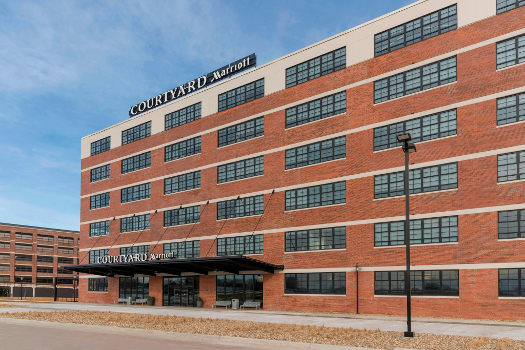 photo 1 of Courtyard by Marriott Waterloo Cedar Falls