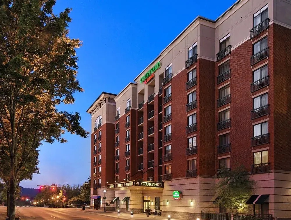 photo 1 of Courtyard Chattanooga Downtown
