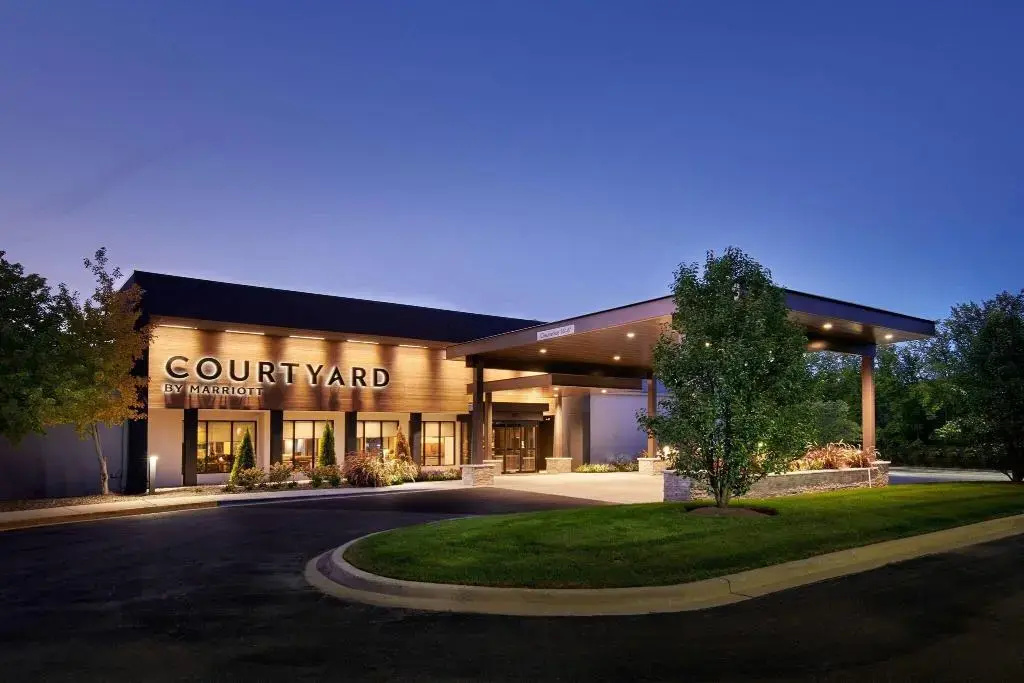 photo 1 of Courtyard Chicago Highland Park/Northbrook