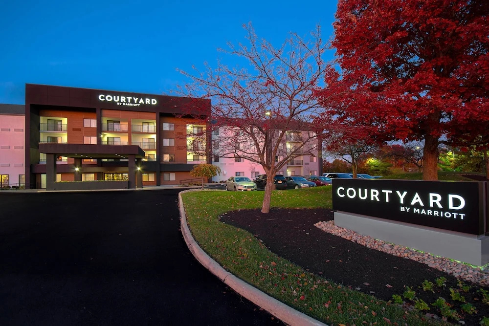 photo 1 of Courtyard by Marriott Cincinnati Airport