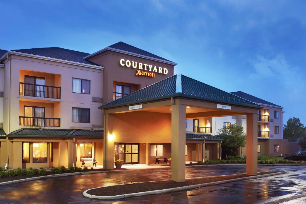 photo 1 of Courtyard by Marriott Cleveland Airport North