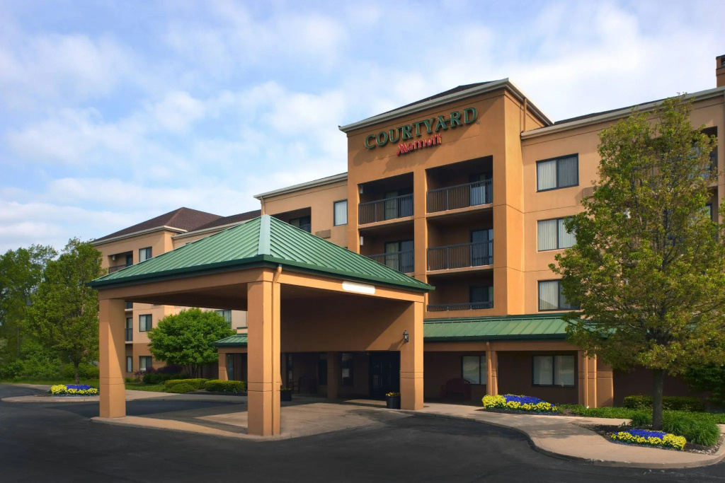 photo 1 of Courtyard by Marriott Cleveland Westlake