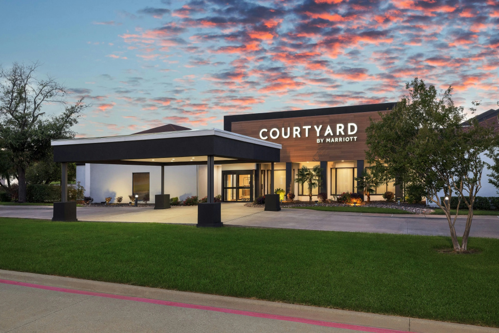 photo 1 of Courtyard by Marriott Dallas-Fort Worth/Bedford