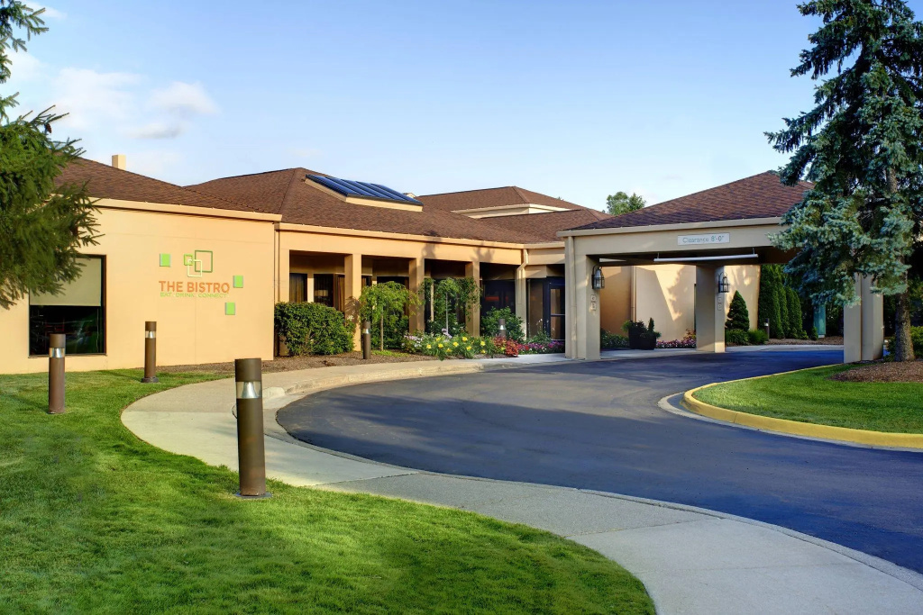 photo 1 of Courtyard by Marriott Detroit Warren