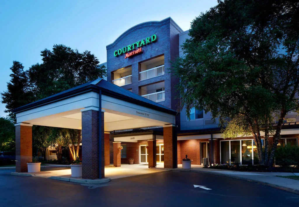 photo 1 of Courtyard by Marriott Edison Woodbridge