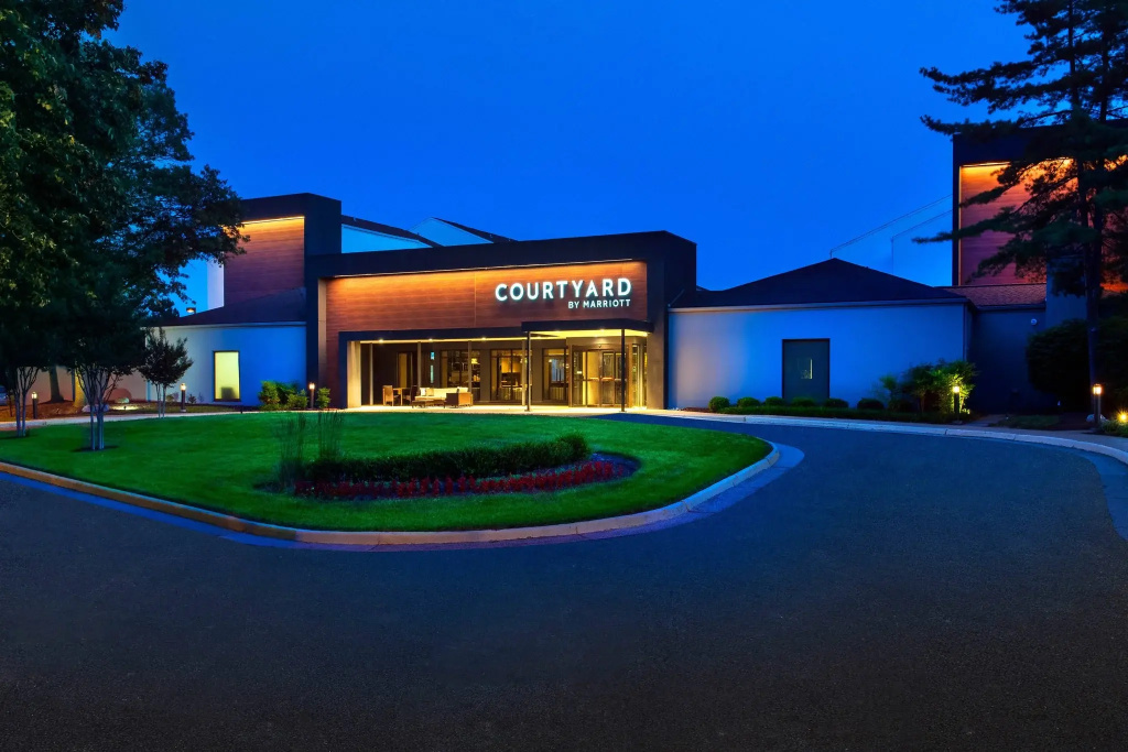 photo 1 of Courtyard by Marriott Dulles Airport Herndon/Reston