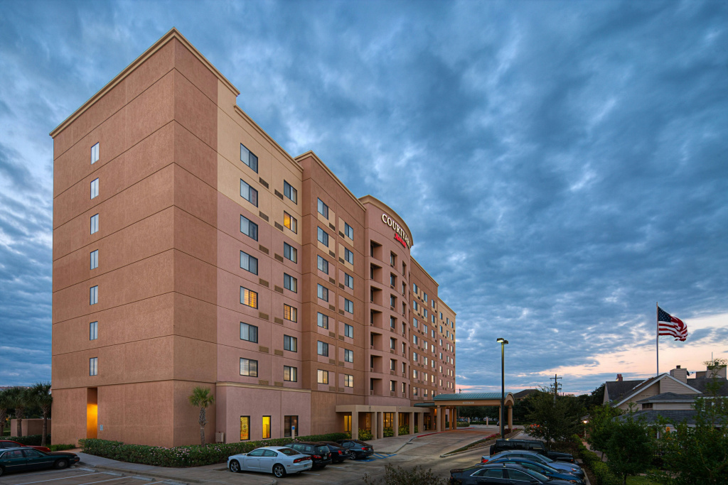 photo 1 of Courtyard by Marriott Houston Medical Center/NRG Park