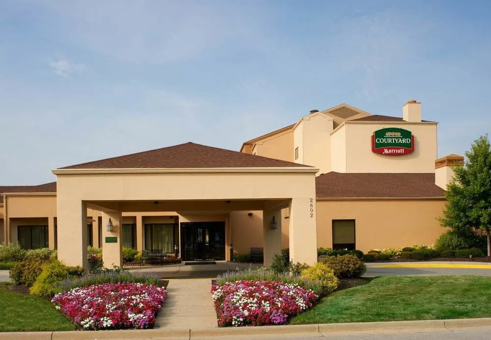 photo 1 of Courtyard Indianapolis Airport