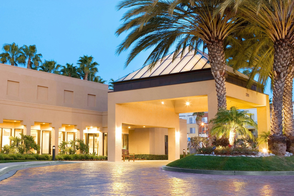 photo 1 of Courtyard by Marriott John Wayne Airport/Orange County
