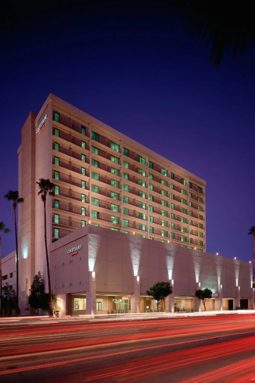 photo 1 of Courtyard by Marriott Los Angeles - Sherman Oaks