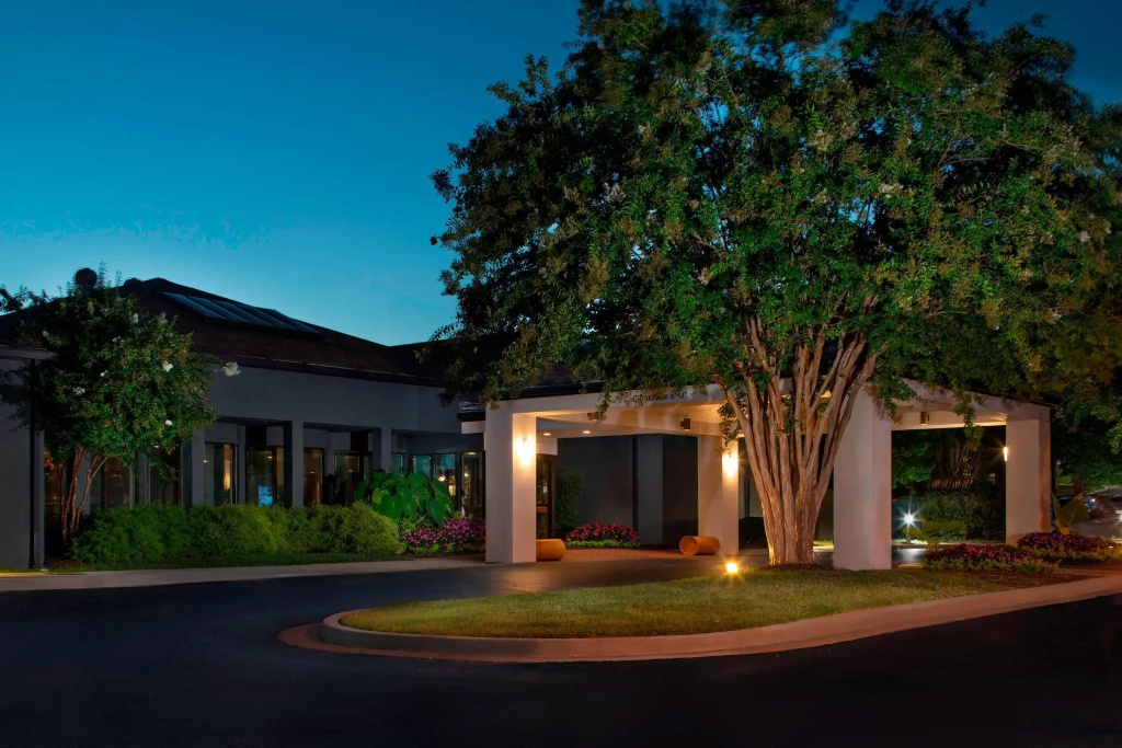 photo 1 of Courtyard by Marriott Nashville Brentwood