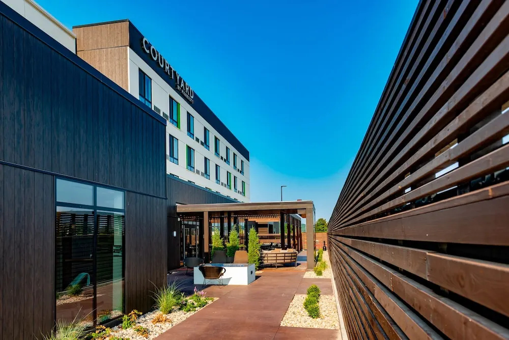 photo 1 of Courtyard Omaha East/Council Bluffs