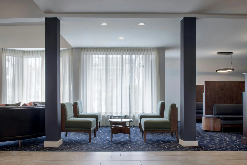 photo 1 of Courtyard by Marriott Pittsburgh Airport