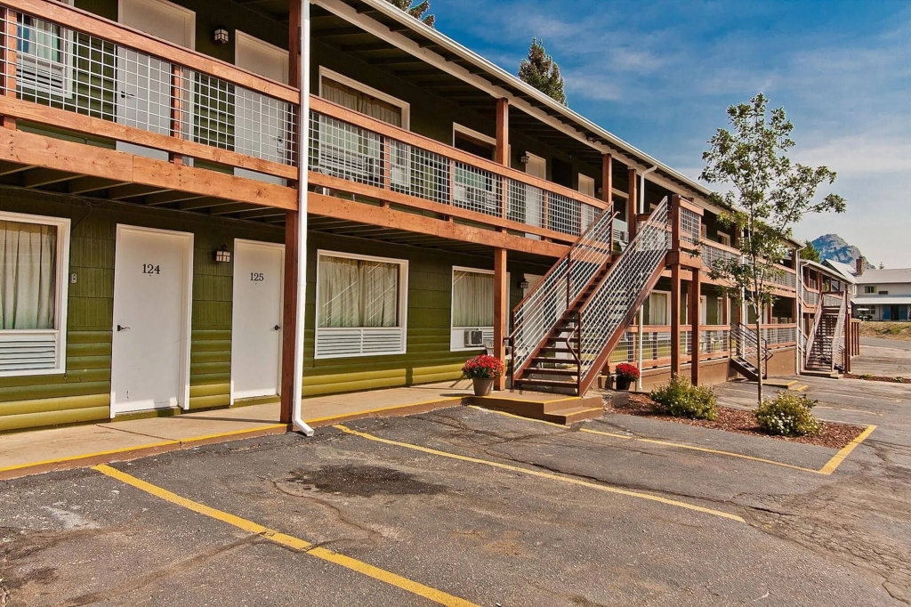 photo 1 of Coyote Mountain Lodge