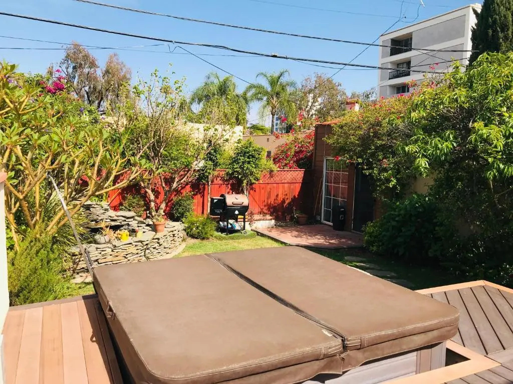 photo 1 of Cozy 2 Bedroom Guesthouse In Beverly Hills