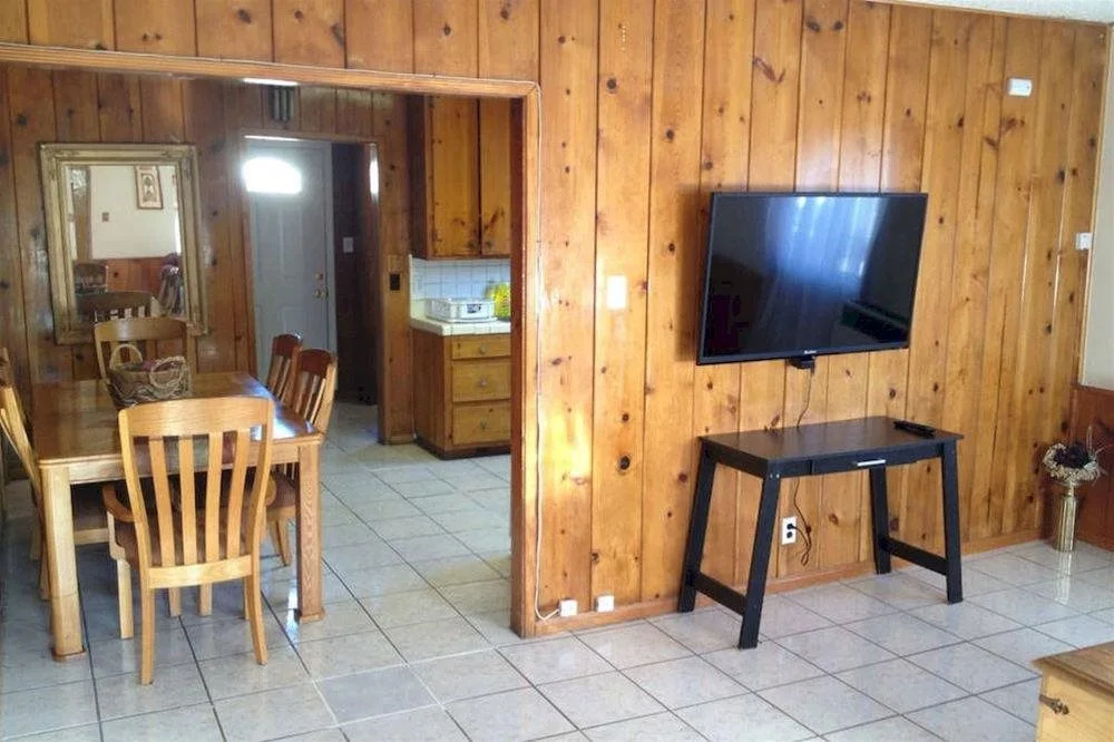 photo 1 of Cozy 3BD Wood House