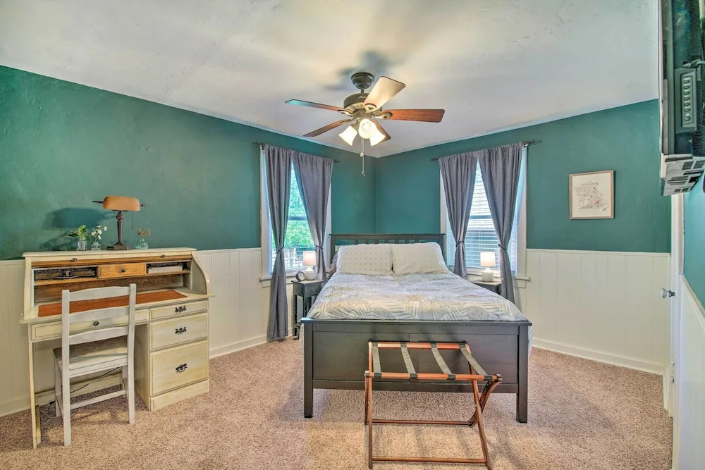 photo 1 of Historic Branson Cottage: 7 Mi to Table Rock Lake!
