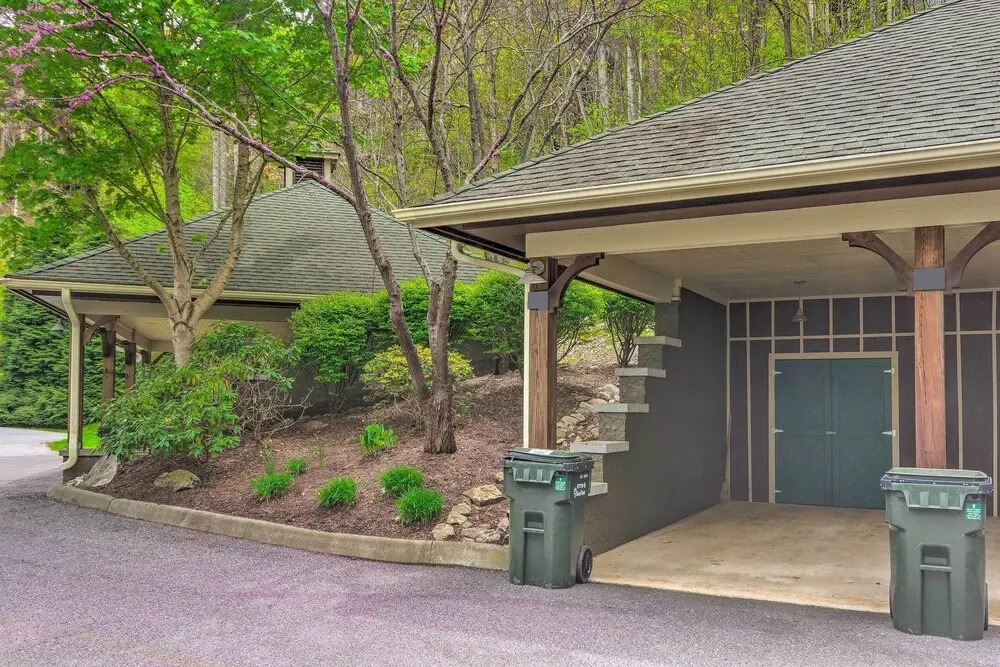 photo 1 of Quaint Blue Ridge Mountain Getaway: Pets Welcome!