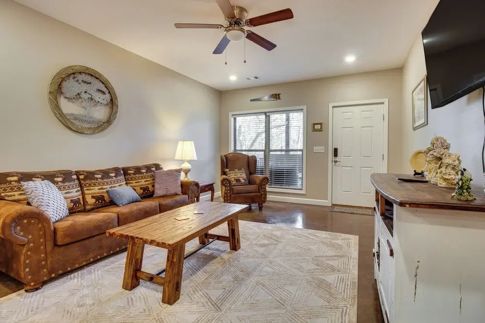 photo 1 of Cozy Bull Shoals Condo Getaway ~ 1 Mi to Lake!