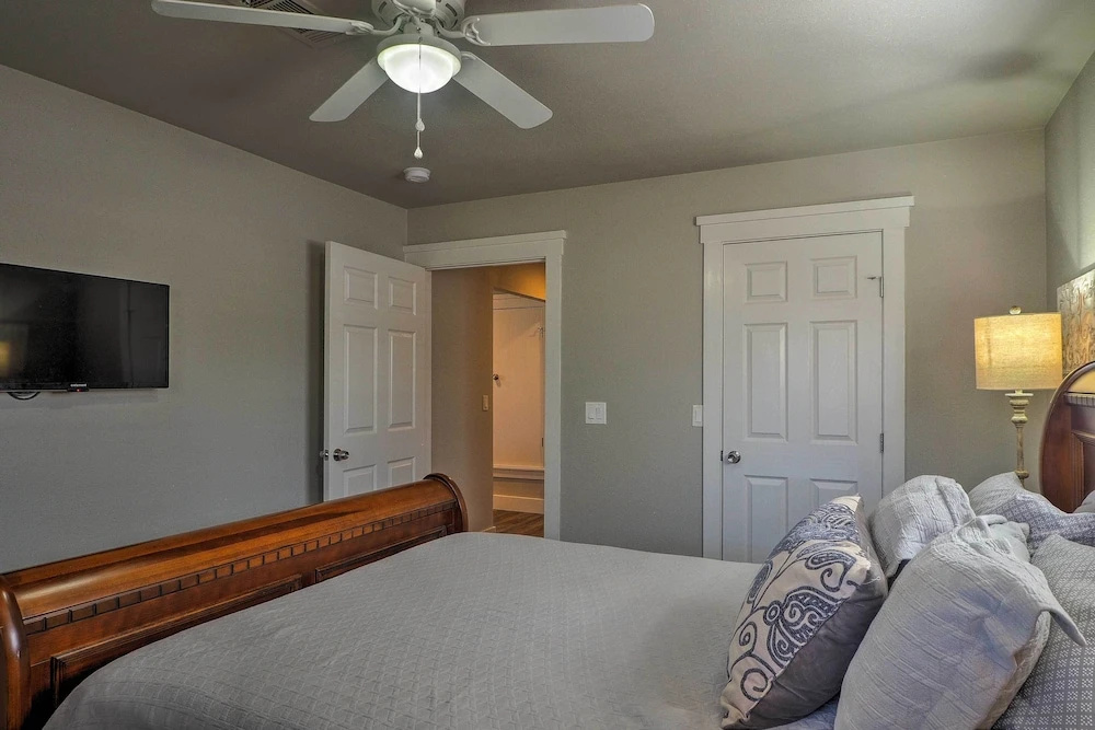 photo 1 of Cozy Home Blocks to Georgetown Square & SU!