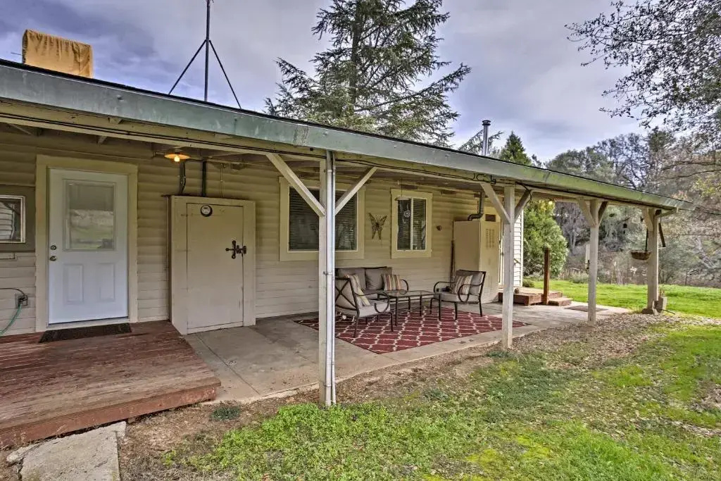 photo 1 of Cozy Home w/ Patio Near Yosemite National Park!