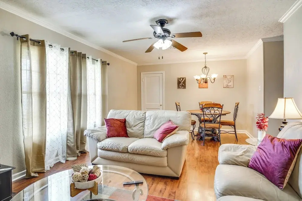photo 1 of 2 Mi to Downtown: Lake Charles Apartment