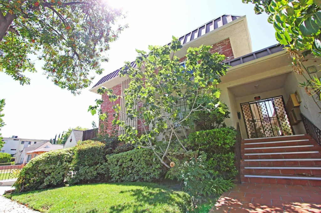 photo 1 of Cozy New Town House Glendale