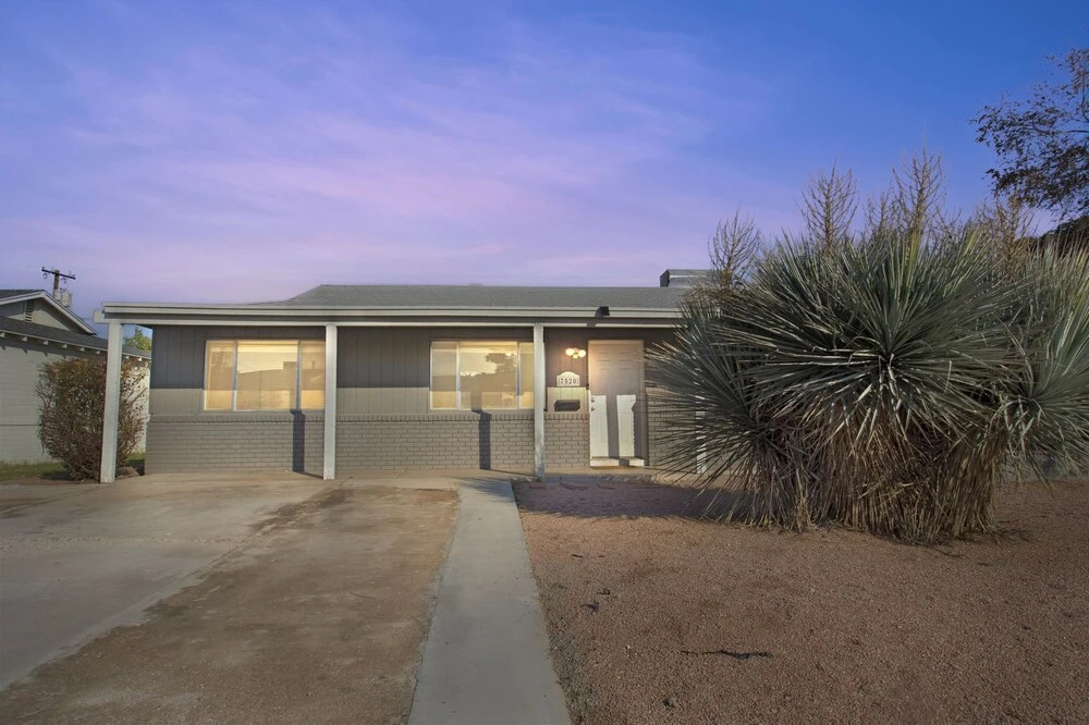 photo 1 of Cozy Papago Home In Old Town Near Zoo, Casino, Golf, And More! 5 Bedroom Home by Redawning