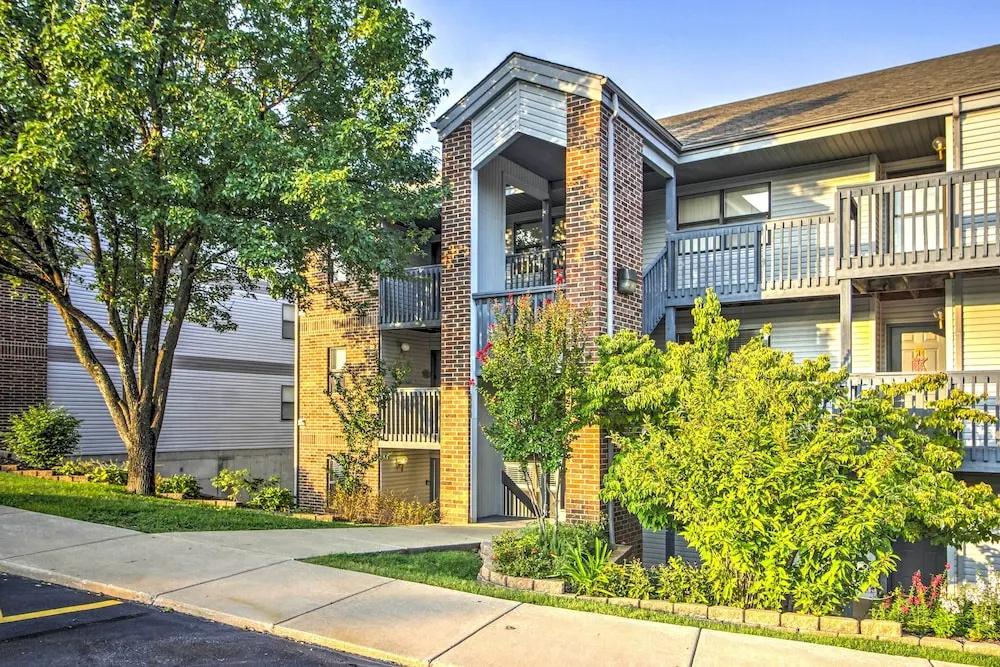 photo 1 of Cozy Pointe Royale Condo ~ 4 Mi to Table Rock Lake