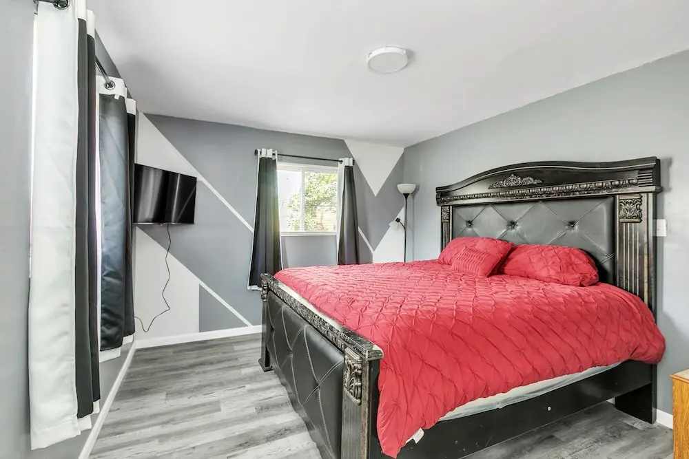 photo 1 of Cozy Retreat In Cincinnati 3 Bedroom Home by RedAwning