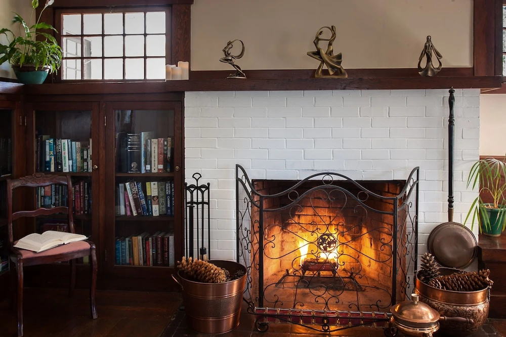 photo 1 of Craftsman Inn