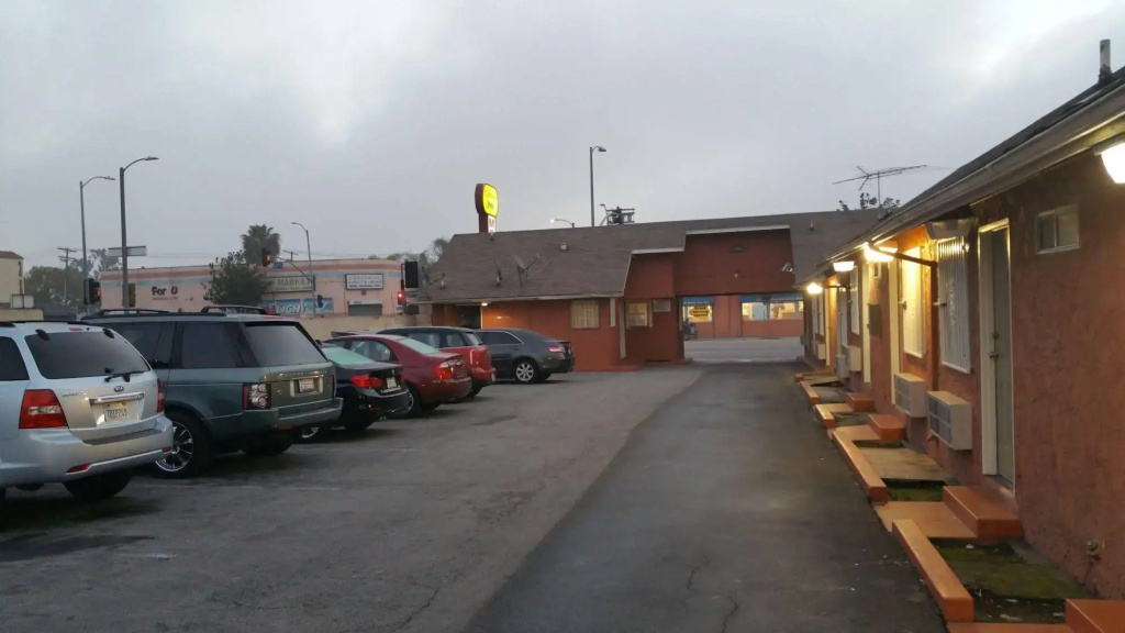 photo 1 of Crenshaw Inn Motel