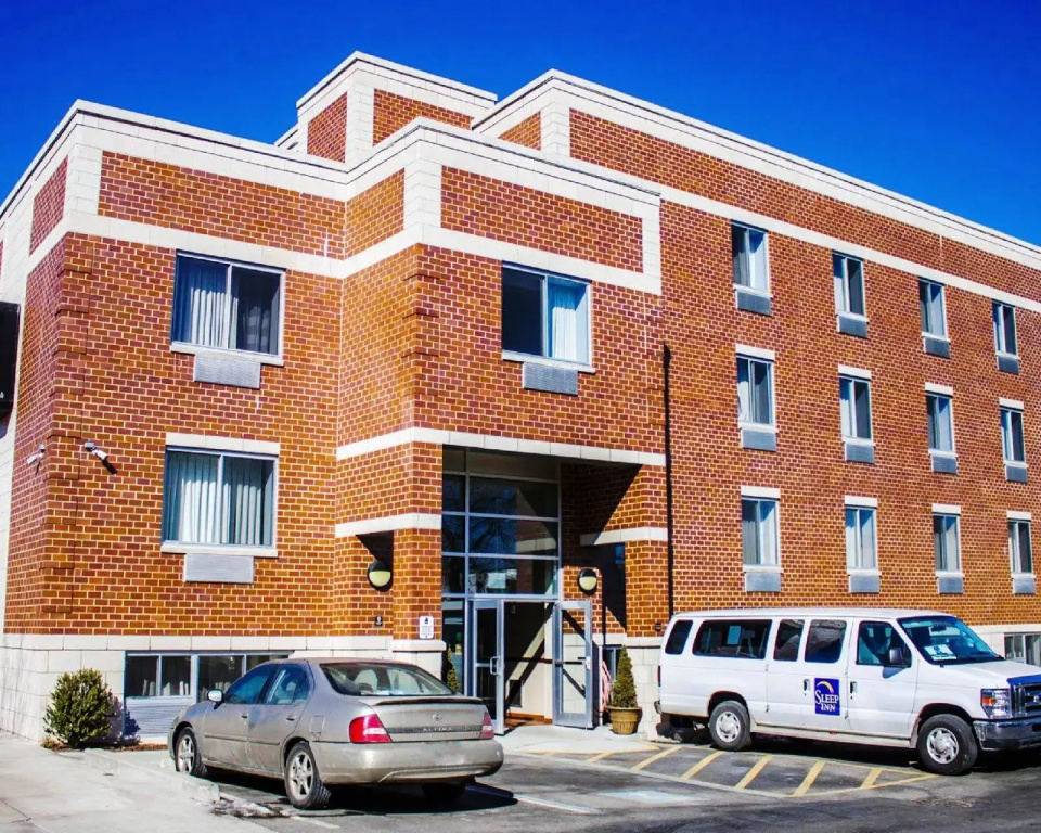 photo 1 of Cresthaven Inn JFK