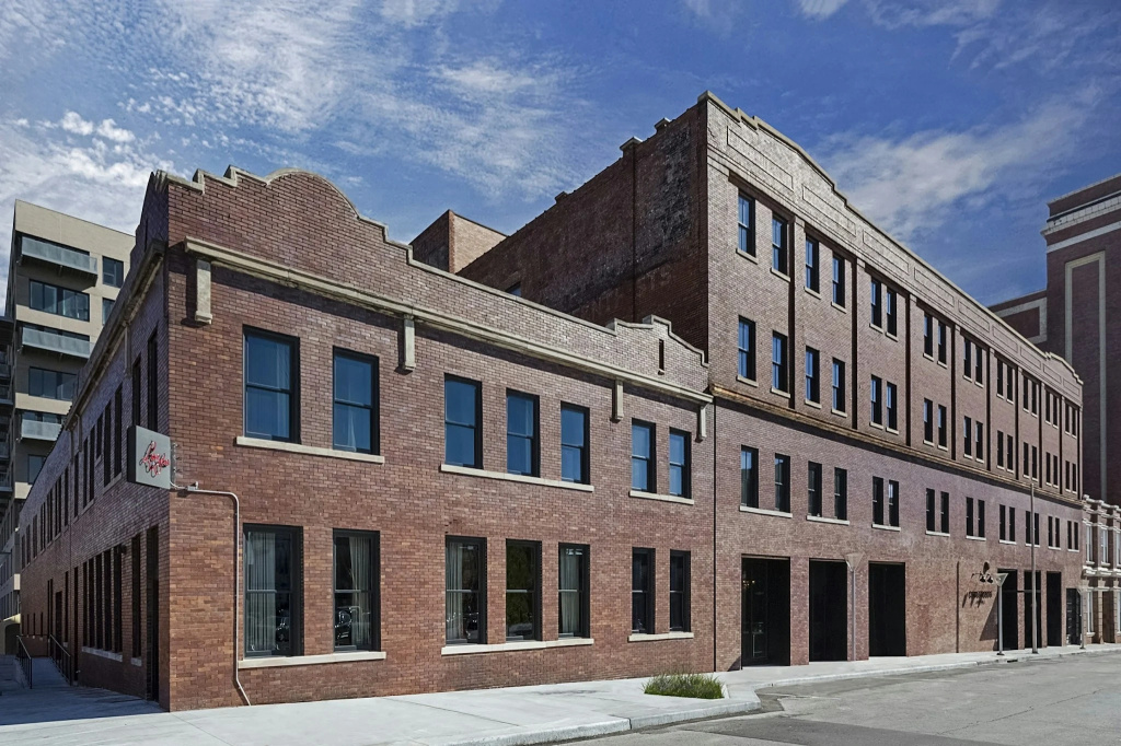 photo 1 of Crossroads Hotel