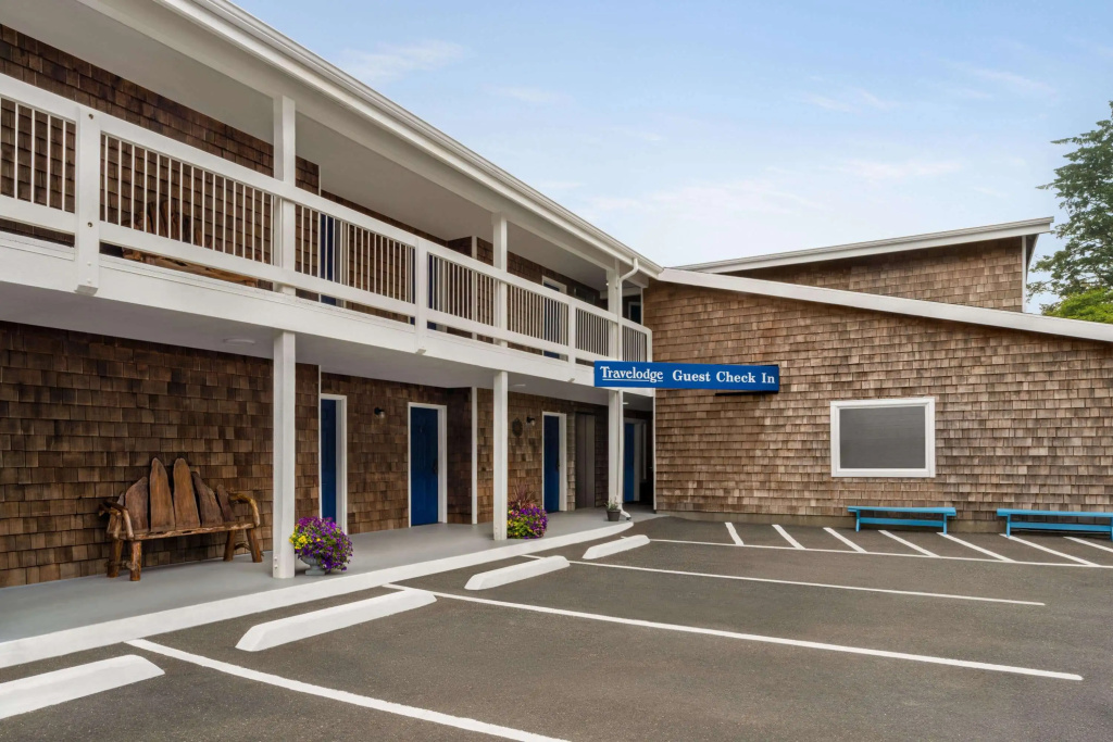 photo 1 of Travelodge by Wyndham Depoe Bay