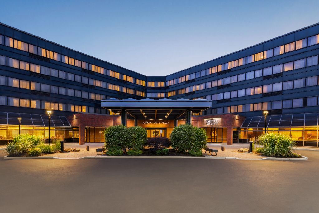 photo 1 of Crowne Plaza Edison by IHG