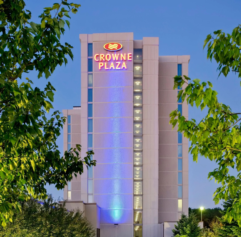 photo 1 of Crowne Plaza Chicago Ohare Hotel & Conf Ctr by IHG