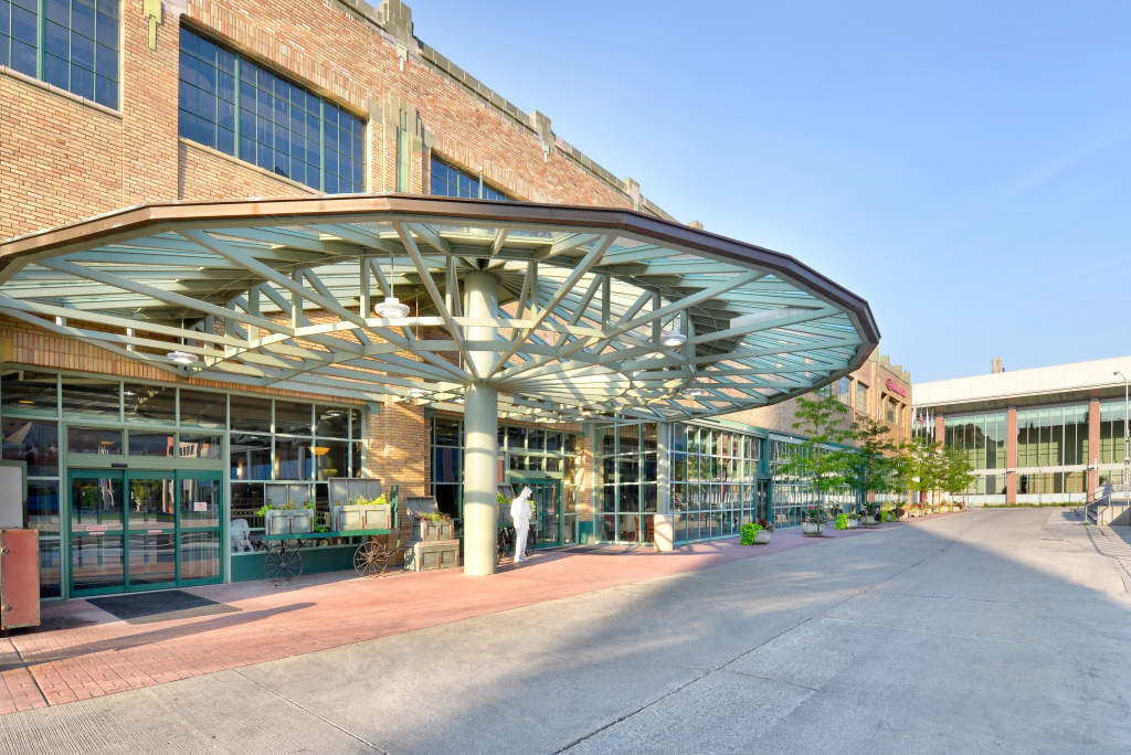 photo 1 of Crowne Plaza Indianapolis-Dwtn-Union Stn by IHG