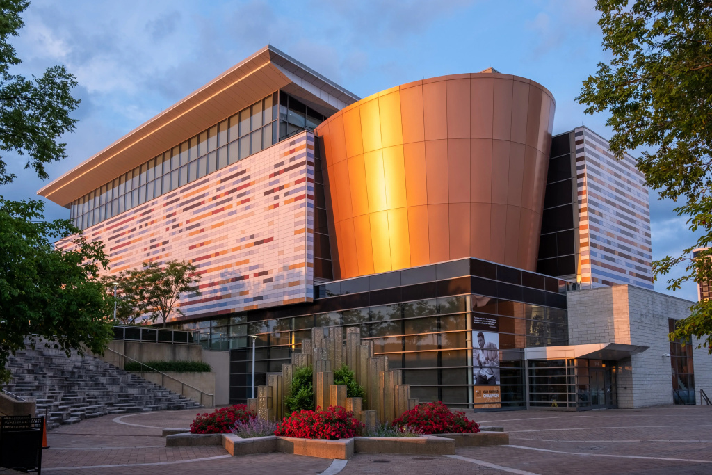 photo 1 of Crowne Plaza Louisville Airport Expo Ctr by IHG