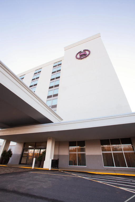photo 1 of Crowne Plaza Pittsburgh Airport