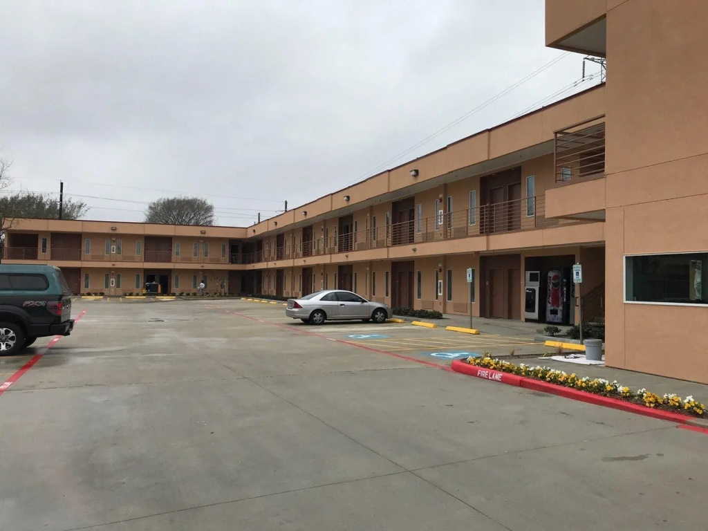 photo 1 of Crystal Inn - Sugar Land