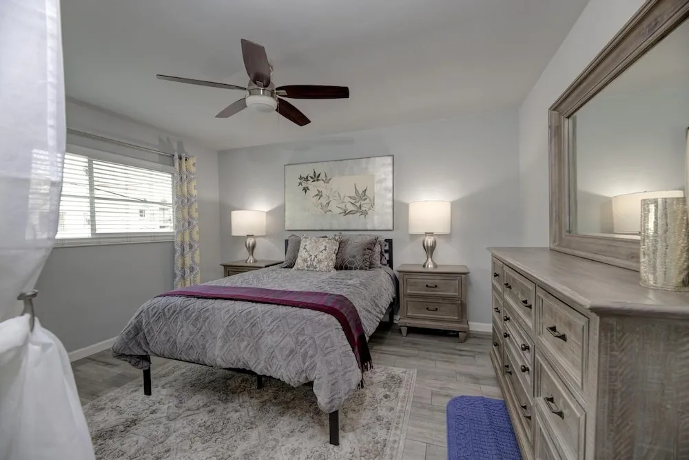 photo 1 of Cute Apt Close To Downtown, Long Beach! 1 Bedroom Apts by RedAwning