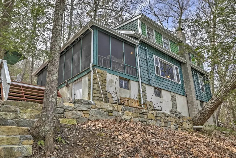 photo 1 of Dainty New Preston Cottage w/ Dock & Lake Views!
