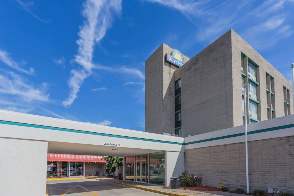 photo 1 of Days Hotel & Conference Center by Wyndham Danville