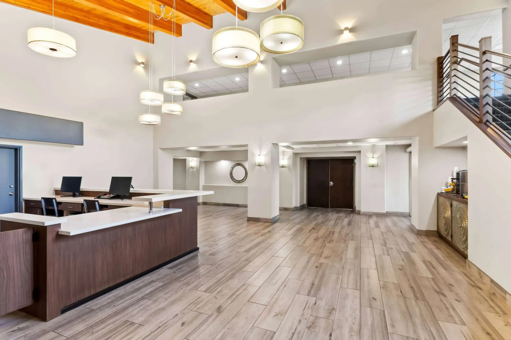 photo 1 of Days Inn & Suites by Wyndham Mesa Near Phoenix