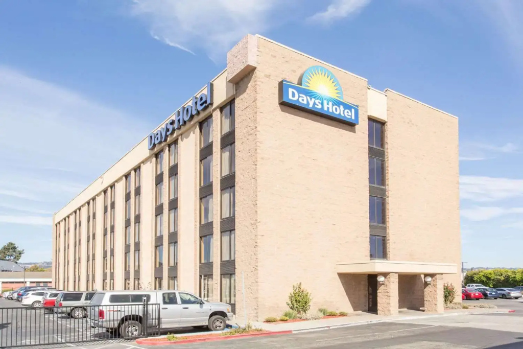photo 1 of Days Hotel by Wyndham Oakland Airport-Coliseum