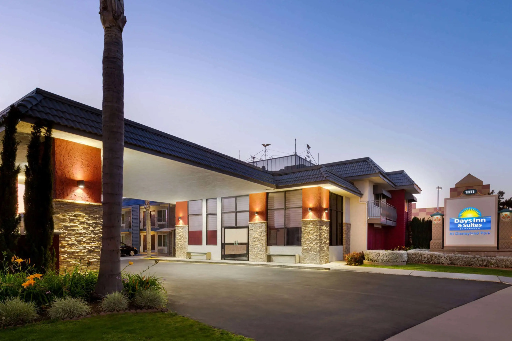 photo 1 of Days Inn & Suites by Wyndham Anaheim At Disneyland Park